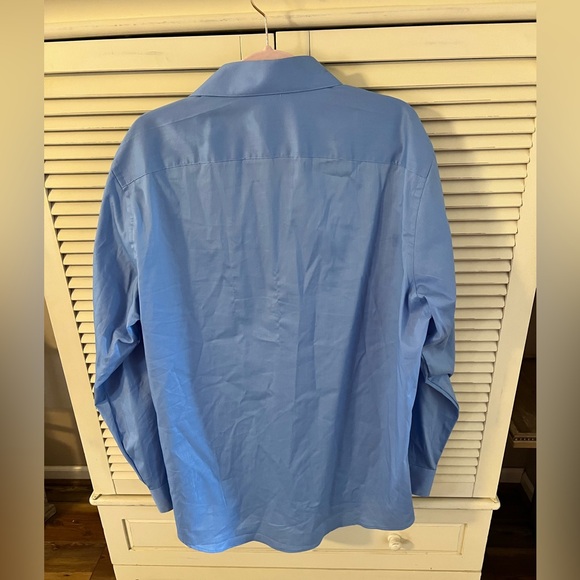 Van Heusen Dress Shirt - Picture 4 of 4